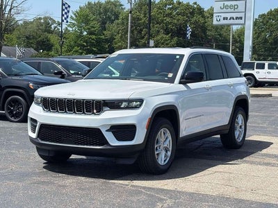 2026 Jeep Grand Cherokee GRAND CHEROKEE LAREDO X 4X4