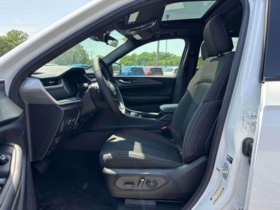 2026 Jeep Grand Cherokee GRAND CHEROKEE LAREDO X 4X4
