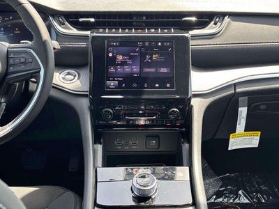 2026 Jeep Grand Cherokee GRAND CHEROKEE LAREDO X 4X4