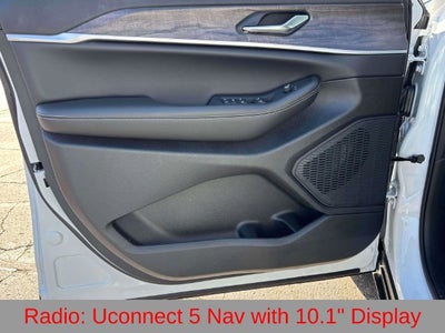 2027 Jeep Grand Cherokee GRAND CHEROKEE LAREDO ALTITUDE 4X4