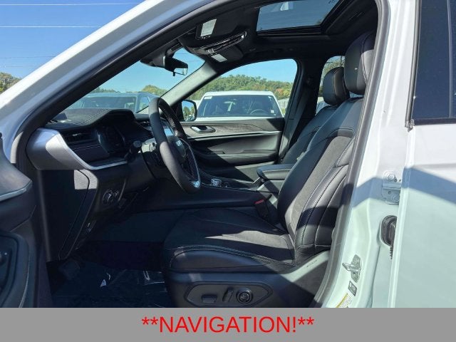 2027 Jeep Grand Cherokee GRAND CHEROKEE LAREDO ALTITUDE 4X4