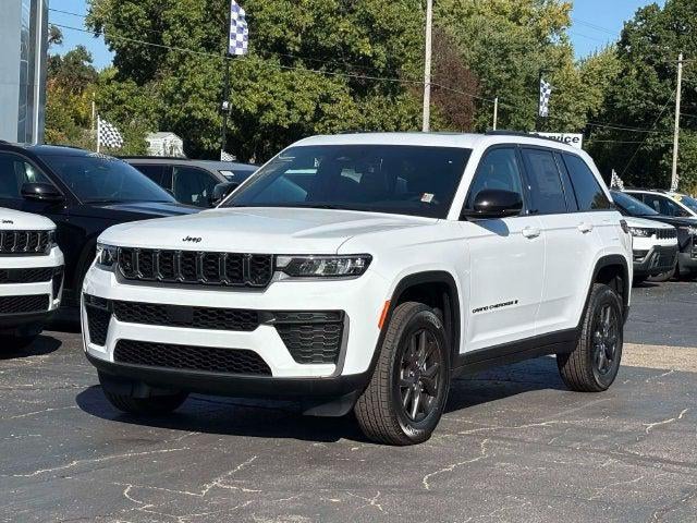 2027 Jeep Grand Cherokee GRAND CHEROKEE LAREDO ALTITUDE 4X4