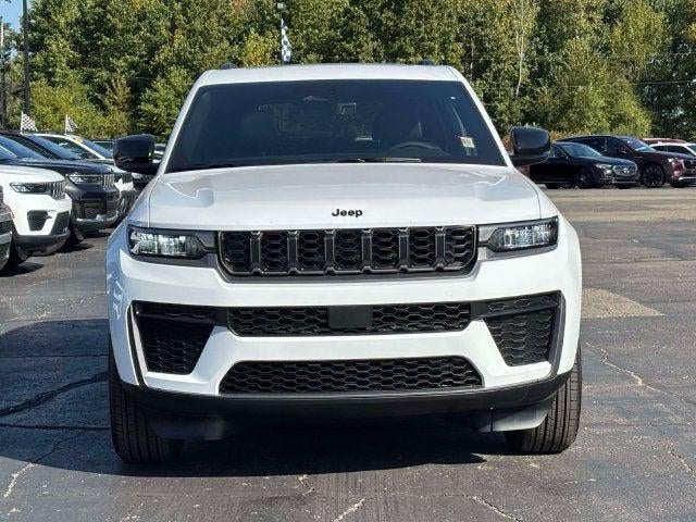 2027 Jeep Grand Cherokee GRAND CHEROKEE LAREDO ALTITUDE 4X4