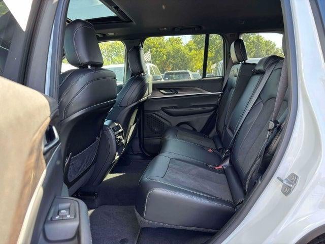 2027 Jeep Grand Cherokee GRAND CHEROKEE LAREDO ALTITUDE 4X4