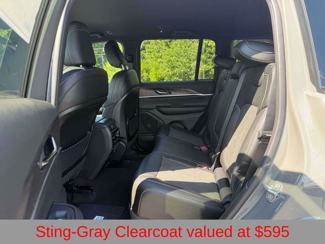2027 Jeep Grand Cherokee Laredo Altitude