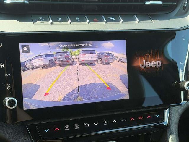 2027 Jeep Grand Cherokee Laredo Altitude
