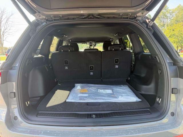 2027 Jeep Grand Cherokee Laredo Altitude