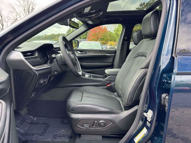 2027 Jeep Grand Cherokee GRAND CHEROKEE LIMITED RESERVE 4X4
