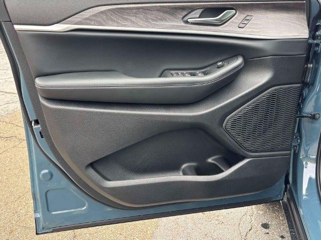 2027 Jeep Grand Cherokee GRAND CHEROKEE LIMITED 4X4