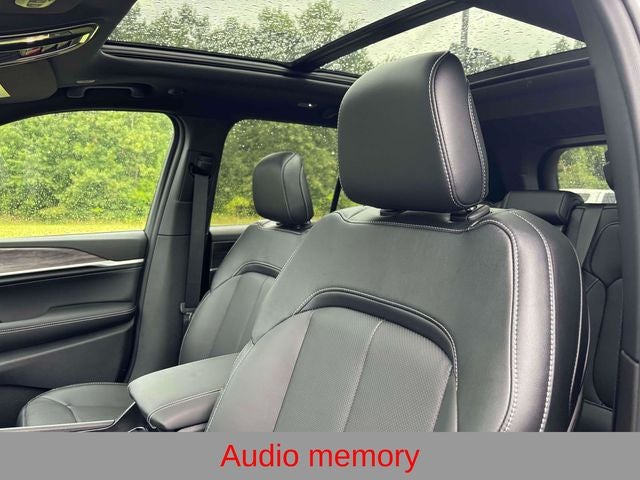 2027 Jeep Grand Cherokee GRAND CHEROKEE LIMITED RESERVE 4X4