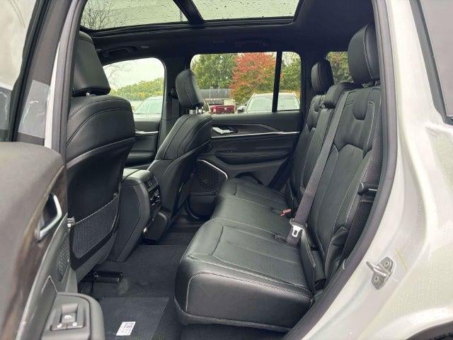 2027 Jeep Grand Cherokee GRAND CHEROKEE LIMITED RESERVE 4X4