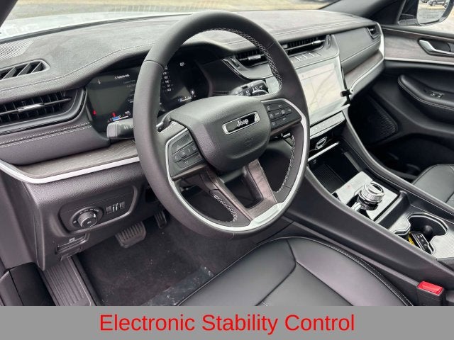 2027 Jeep Grand Cherokee GRAND CHEROKEE LIMITED 4X4