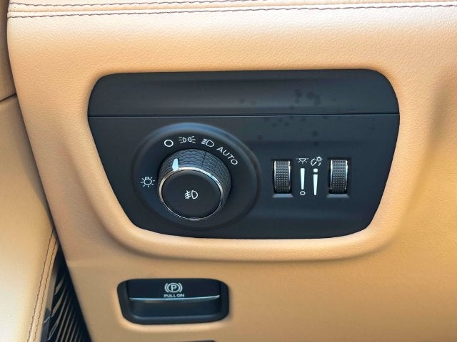 2027 Jeep Grand Cherokee GRAND CHEROKEE SUMMIT 4X4