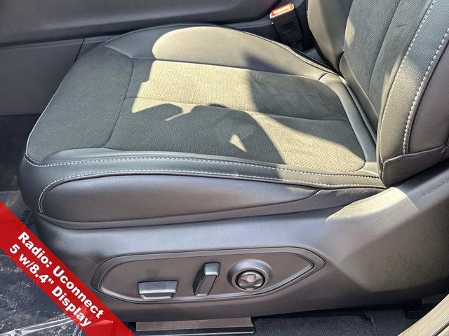 2025 Jeep Grand Cherokee GRAND CHEROKEE L ALTITUDE 4X4