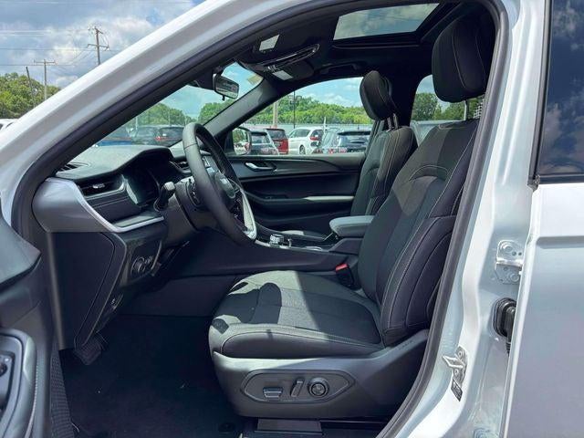 2026 Jeep Grand Cherokee GRAND CHEROKEE L LAREDO X 4X4