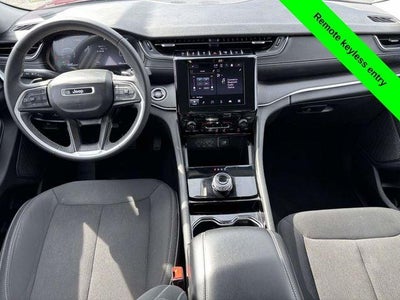 2023 Jeep Grand Cherokee L Laredo 4x4