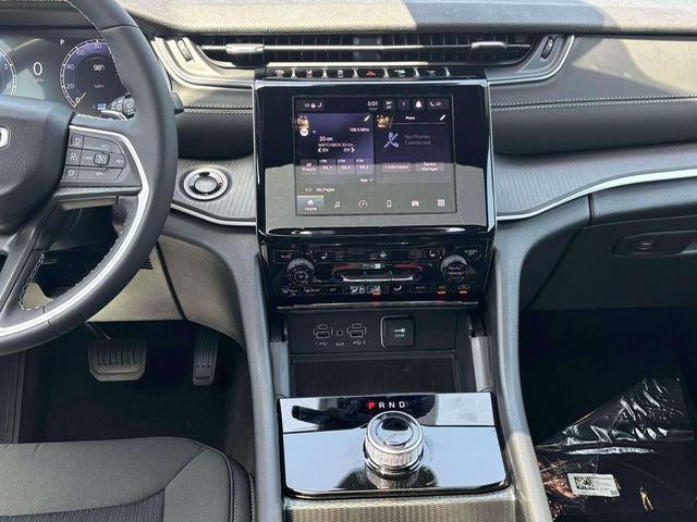 2026 Jeep Grand Cherokee GRAND CHEROKEE L LAREDO X 4X4