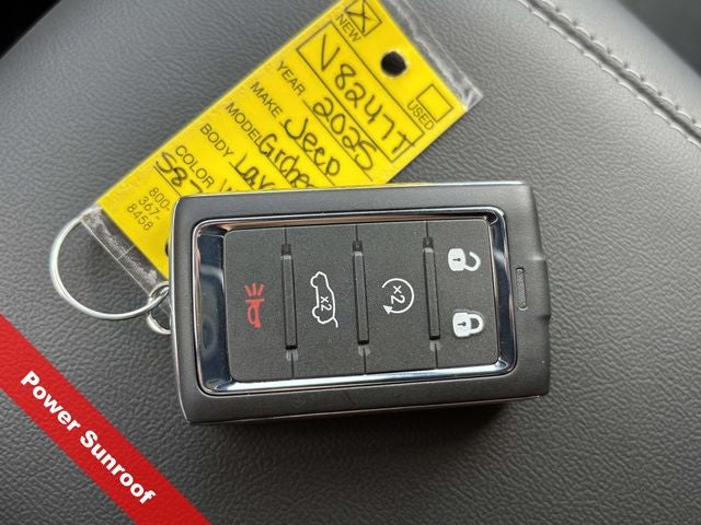2025 Jeep Grand Cherokee GRAND CHEROKEE L ALTITUDE X 4X4