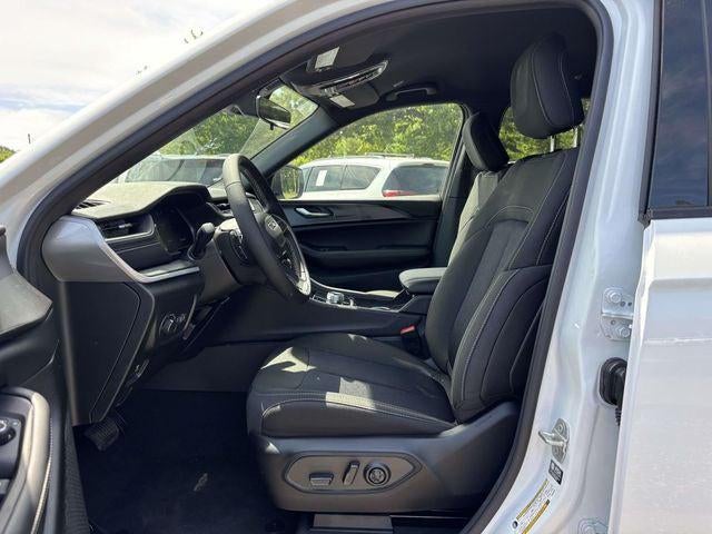 2026 Jeep Grand Cherokee GRAND CHEROKEE L LAREDO 4X4