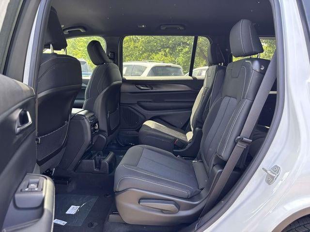 2026 Jeep Grand Cherokee GRAND CHEROKEE L LAREDO 4X4
