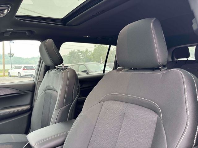 2026 Jeep Grand Cherokee GRAND CHEROKEE L LAREDO X 4X4