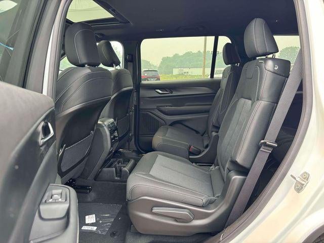 2026 Jeep Grand Cherokee GRAND CHEROKEE L LAREDO X 4X4