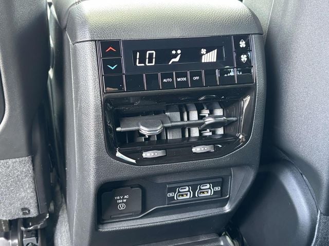 2026 Jeep Grand Cherokee GRAND CHEROKEE L LAREDO X 4X4