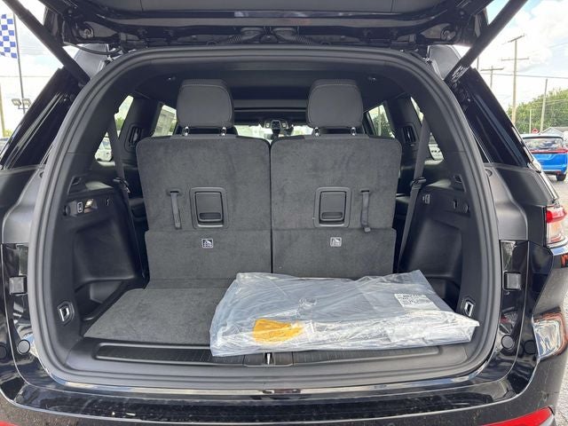 2026 Jeep Grand Cherokee GRAND CHEROKEE L LAREDO X 4X4