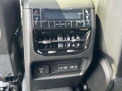 2026 Jeep Grand Cherokee GRAND CHEROKEE L LAREDO ALTITUDE 4X4