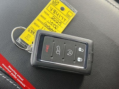 2025 Jeep Grand Cherokee GRAND CHEROKEE L LIMITED 4X4