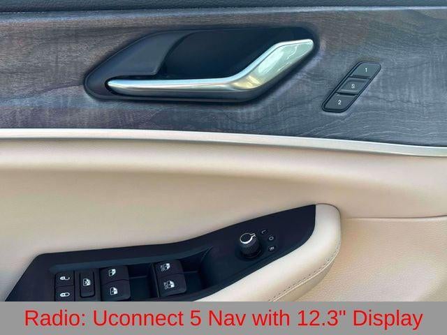 2027 Jeep Grand Cherokee GRAND CHEROKEE L LIMITED 4X4