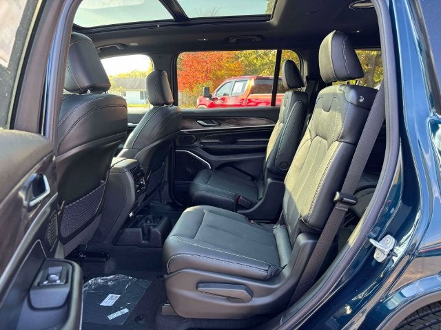 2027 Jeep Grand Cherokee L GRAND CHEROKEE L LIMITED RESERVE 4X4
