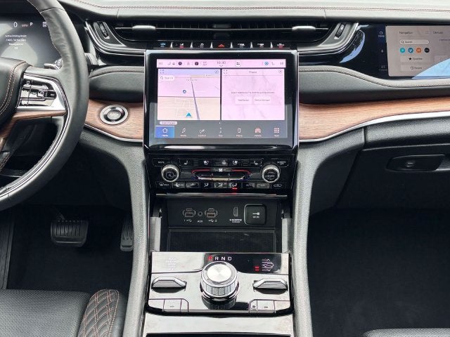 2022 Jeep Grand Cherokee Summit 4x4