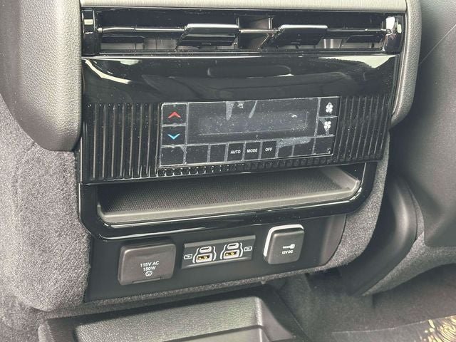 2026 Jeep Grand Wagoneer GRAND WAGONEER UPLAND 4X4