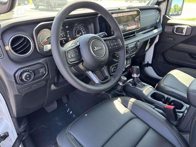 2026 Jeep Gladiator GLADIATOR SAHARA 4X4
