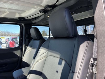 2026 Jeep Gladiator GLADIATOR SAHARA 4X4