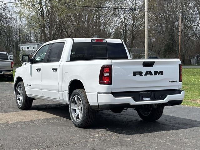 2026 RAM Ram 1500 RAM 1500 EXPRESS CREW CAB 4X4 5'7' BOX