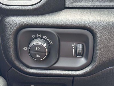 2026 RAM Ram 1500 RAM 1500 EXPRESS CREW CAB 4X4 5'7' BOX