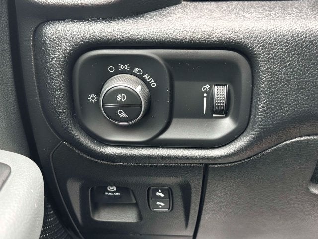 2020 RAM 1500 Big Horn Quad Cab 4x4 6'4' Box