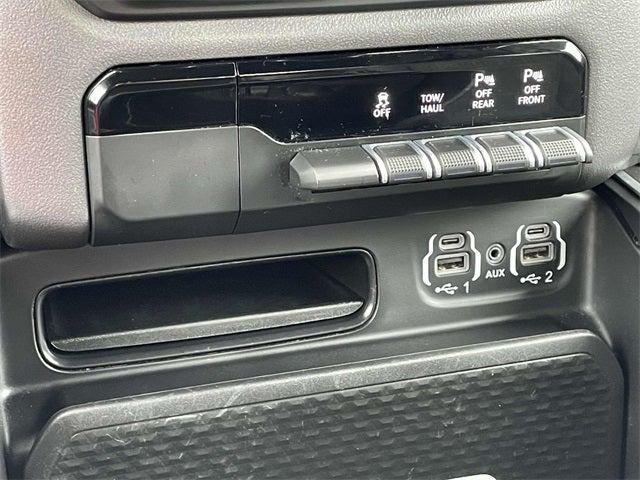 2022 RAM 1500 Big Horn Quad Cab 4x4 6'4' Box