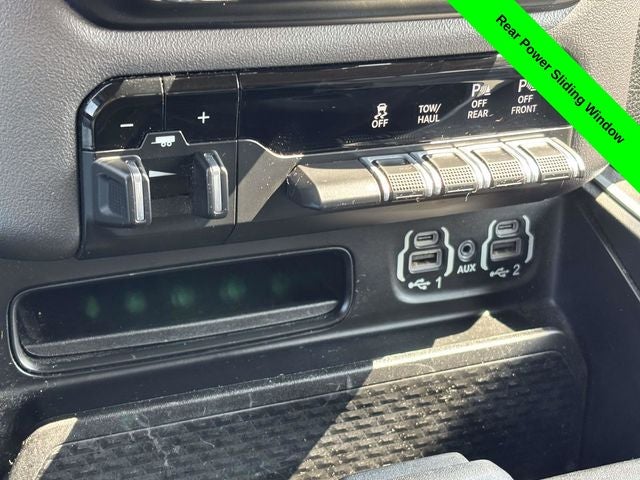 2020 RAM 1500 Big Horn Crew Cab 4x4 5'7' Box