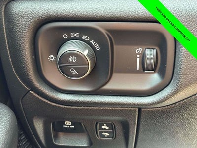 2023 RAM 1500 Big Horn Crew Cab 4x4 5'7' Box