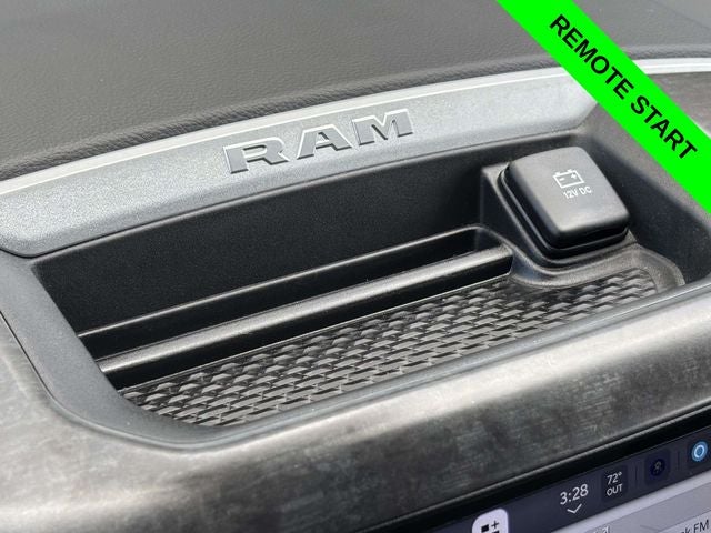 2022 RAM 1500 Big Horn Crew Cab 4x4 5'7' Box