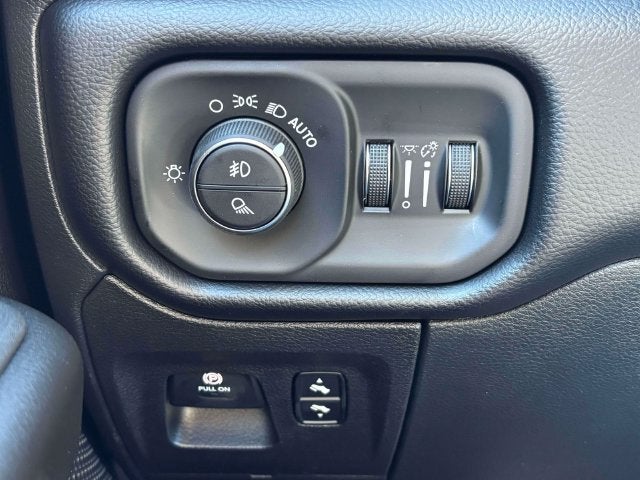 2027 RAM 1500 RAM 1500 BIG HORN CREW CAB 4X4 5'7' BOX