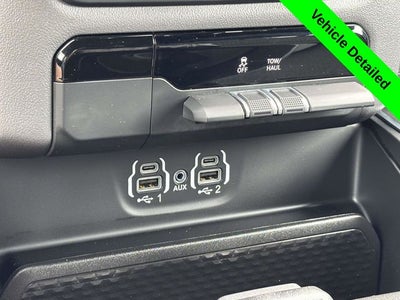 2024 RAM 1500 Big Horn Crew Cab 4x4 5'7' Box