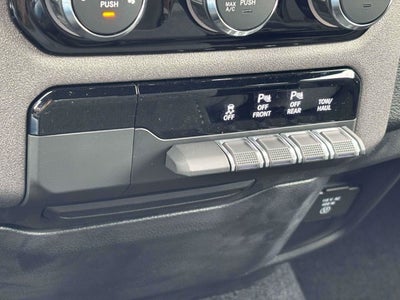 2027 RAM 1500 RAM 1500 WARLOCK CREW CAB 4X4 5'7' BOX