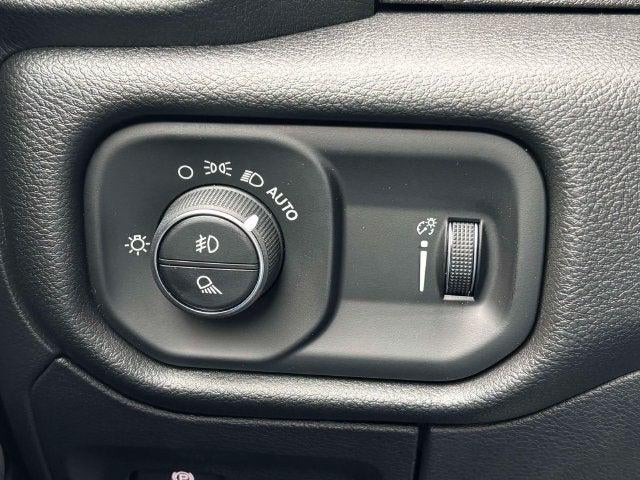 2027 RAM 1500 RAM 1500 WARLOCK CREW CAB 4X4 5'7' BOX