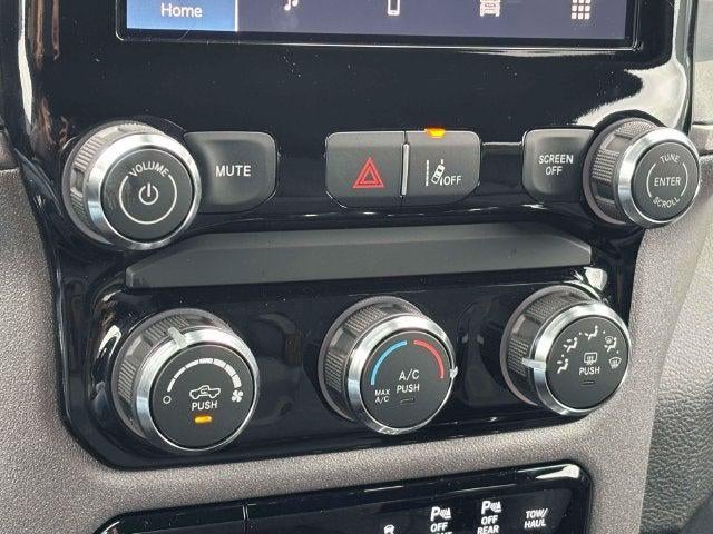 2027 RAM 1500 RAM 1500 WARLOCK CREW CAB 4X4 5'7' BOX