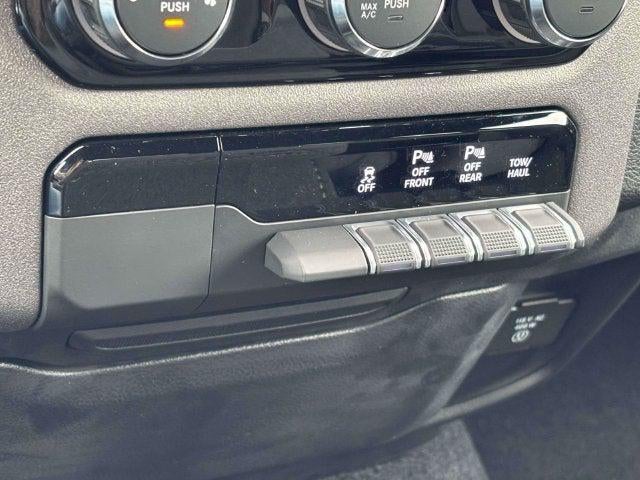 2027 RAM 1500 RAM 1500 WARLOCK CREW CAB 4X4 5'7' BOX