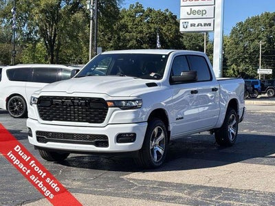 2026 RAM Ram 1500 RAM 1500 EXPRESS CREW CAB 4X4 5'7' BOX
